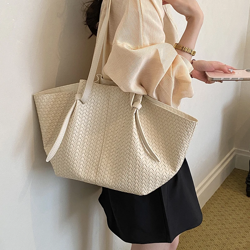 Large Size Women's PU Leather Tote Bag Lady's Fashion Single Shoulder Bags Big Handbag Classic Woven Bag for Shopper Commuter
Large Size Women's PU Leather Tote Bag Lady's Fashion Single Shoulder Bags Big Handbag Classic Woven Bag for Shopper Commuter