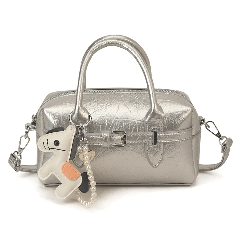 Роскошная простая классическая сумка для подгузников: женская кожаная сумка, элегантная городская сумка-тоут однотонного цвета с эффектным дизайном, который покорит всех.
Роскошная простая классическая сумка для подгузников: женская кожаная сумка, элегантная городская сумка-тоут однотонного цвета с эффектным дизайном, который покорит всех.