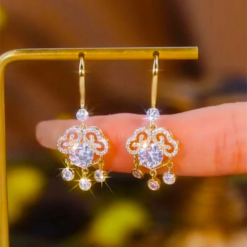 New Elegant Exquisite Zircon Pendant Tassel Gold Color Ear Hook for Women Luxury Temperament Girls Fashion Trend Jewelry Gift
New Elegant Exquisite Zircon Pendant Tassel Gold Color Ear Hook for Women Luxury Temperament Girls Fashion Trend Jewelry Gift