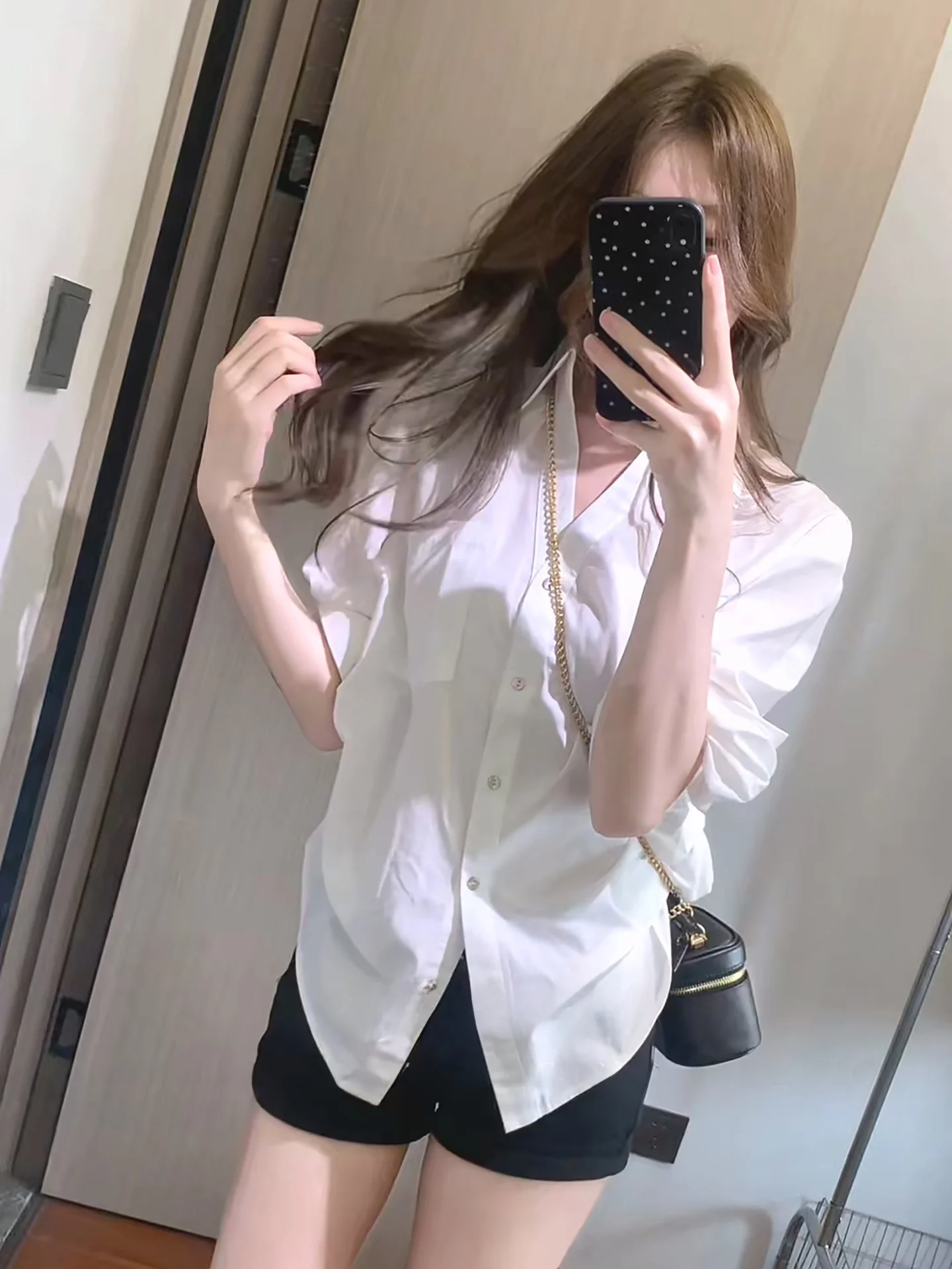 Korean Loose Collar Mid-Sleeve Shirt Women's Casual Pleated Slimming Versatile Casual Commuting Top Fashion Style
Korean Loose Collar Mid-Sleeve Shirt Women's Casual Pleated Slimming Versatile Casual Commuting Top Fashion Style