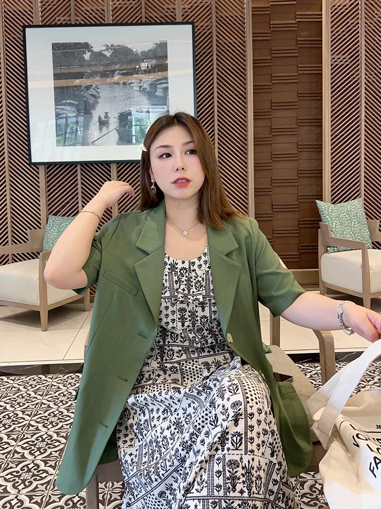 Женский летний повседневный костюм Vogana: свободная ветровка в корейском стиле, большие размеры
Женский летний повседневный костюм Vogana: свободная ветровка в корейском стиле, большие размеры