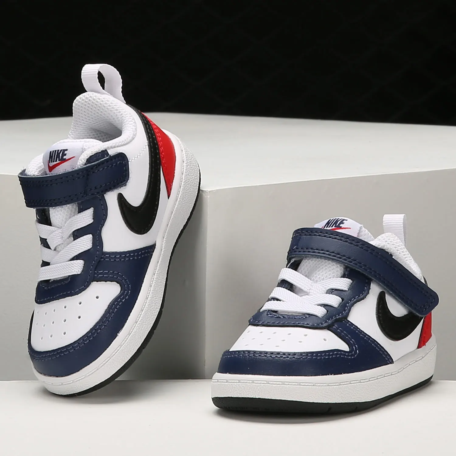 Nike Authentic COURT BOROUGH 2 Children's Low-Top Sports Shoes DO7448-101
Nike Authentic COURT BOROUGH 2 Children's Low-Top Sports Shoes DO7448-101