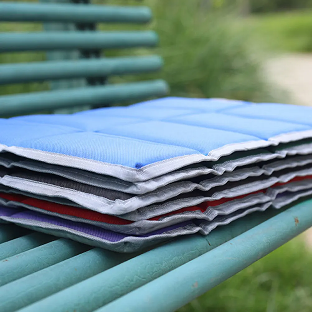 2pcs Foldable Anti Moisture Outdoor Seat Cushion Pad 600D Oxford Cloth Pearl Cotton Camping Picnic Beach Mat Lightweight Clean
2pcs Foldable Anti Moisture Outdoor Seat Cushion Pad 600D Oxford Cloth Pearl Cotton Camping Picnic Beach Mat Lightweight Clean