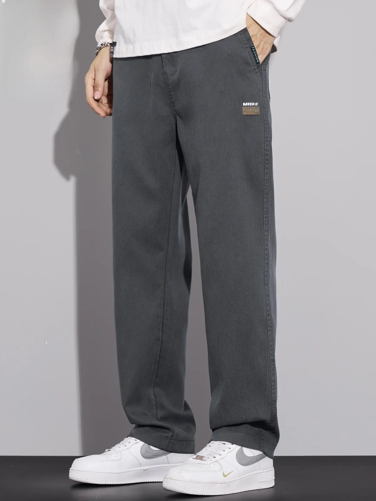 Мужские повседневные брюки Ry: свободные, прямого кроя, весна 2026, модные, удобные, спортивные, длинные, со средней посадкой, на молнии
Мужские повседневные брюки Ry: свободные, прямого кроя, весна 2026, модные, удобные, спортивные, длинные, со средней посадкой, на молнии