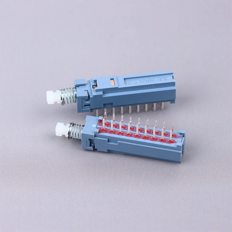 Горячая распродажа: 1/3 шт. MPNS6A MPN-S6-A Самоблокирующийся 6-позиционный 18-контактный переключатель клавиатуры, 6-позиционный переключатель питания с фиксацией
Горячая распродажа: 1/3 шт. MPNS6A MPN-S6-A Самоблокирующийся 6-позиционный 18-контактный переключатель клавиатуры, 6-позиционный переключатель питания с фиксацией