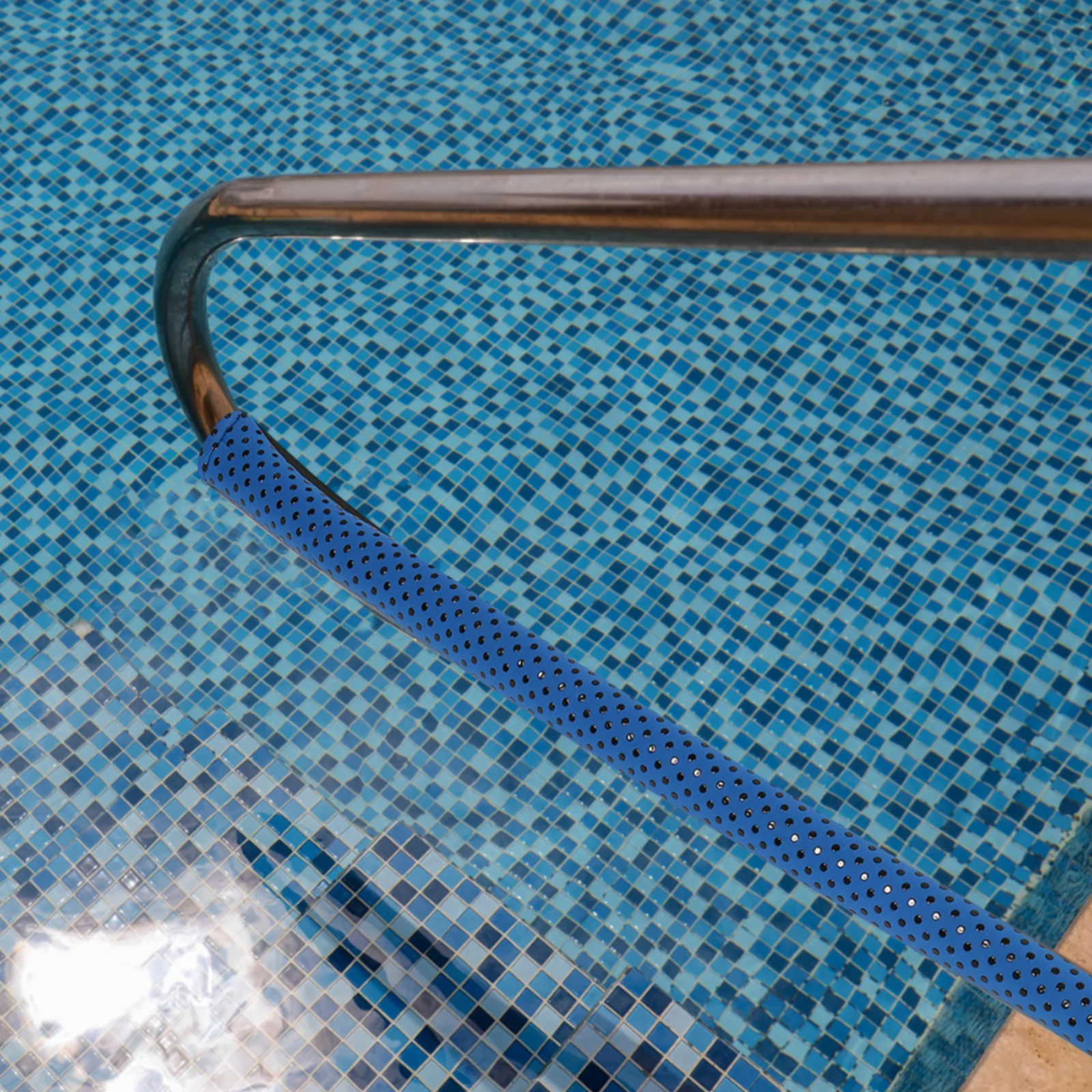 Inground Pool Handrail Cover -Resistant Safety Grip Sleeve Staircase Railing Cover with Zipper for Easy Maintenance
Inground Pool Handrail Cover -Resistant Safety Grip Sleeve Staircase Railing Cover with Zipper for Easy Maintenance