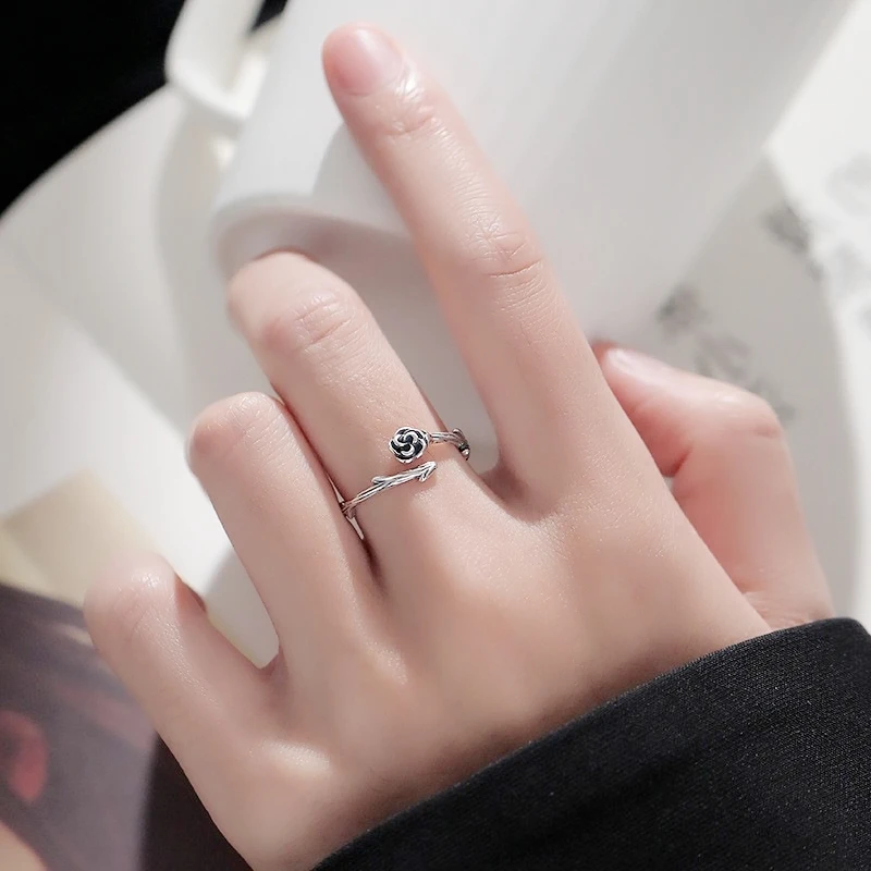 WEDHOC 925 Sterling Silver Vintage Romantic Thorns Roses Flowers Resizable Opening Ring For Women Luxury Jewelry
WEDHOC 925 Sterling Silver Vintage Romantic Thorns Roses Flowers Resizable Opening Ring For Women Luxury Jewelry