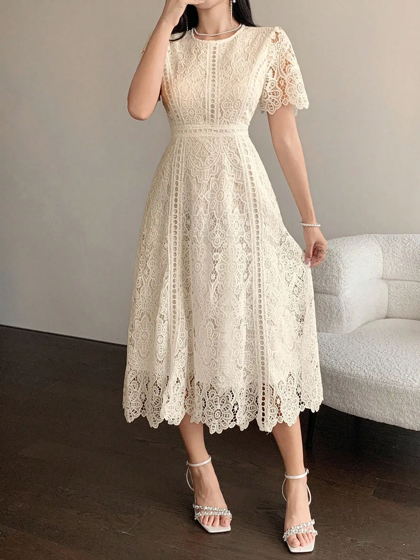 Floral Lace Midi Dress For Women With Short Sleeves And Cinched Waist Detail
Floral Lace Midi Dress For Women With Short Sleeves And Cinched Waist Detail