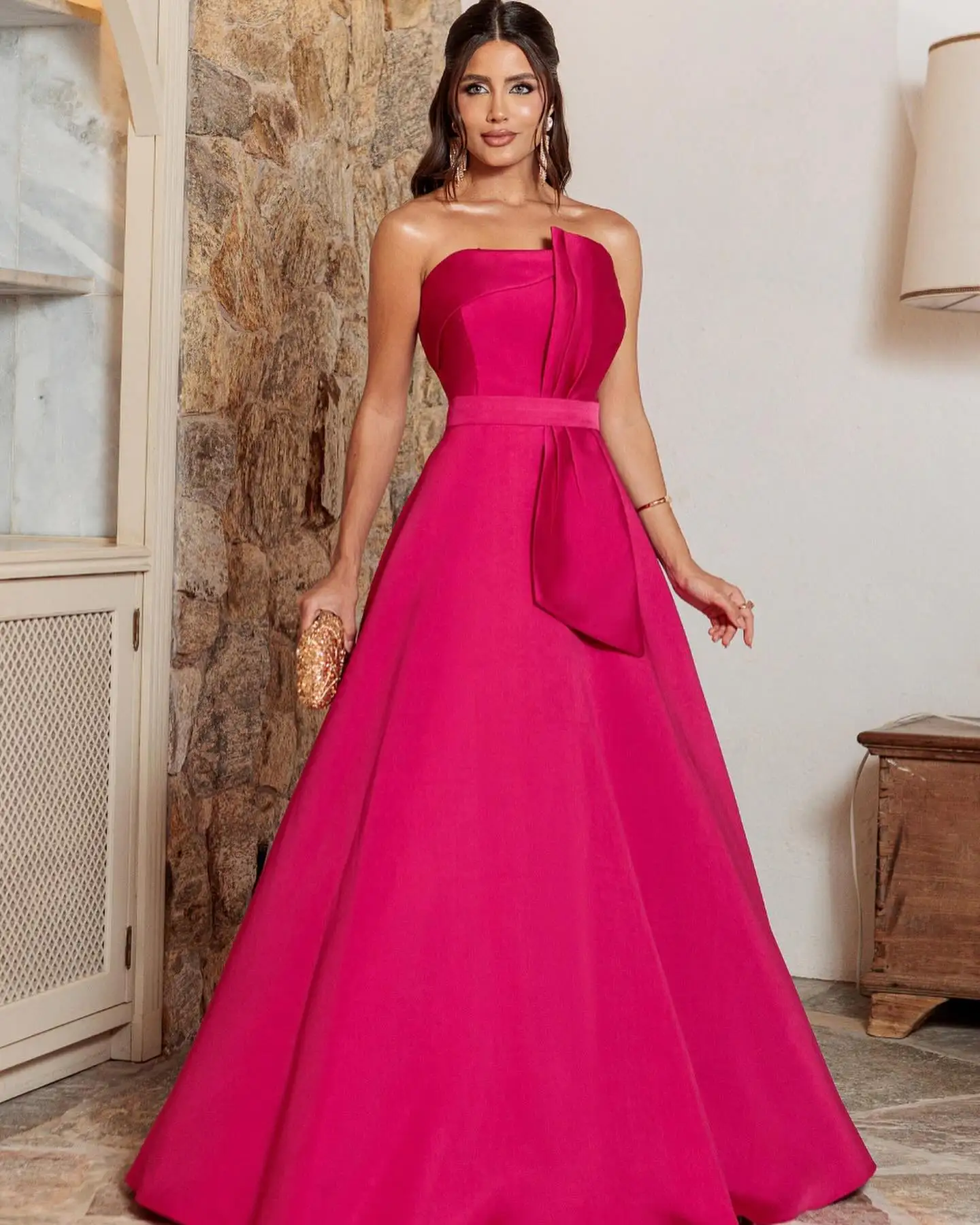 Customized High Quality Strapless Evening Dresses Temperament Pleats Satin Zipper Back Vestido De Festa Vestido De Noche
Customized High Quality Strapless Evening Dresses Temperament Pleats Satin Zipper Back Vestido De Festa Vestido De Noche
