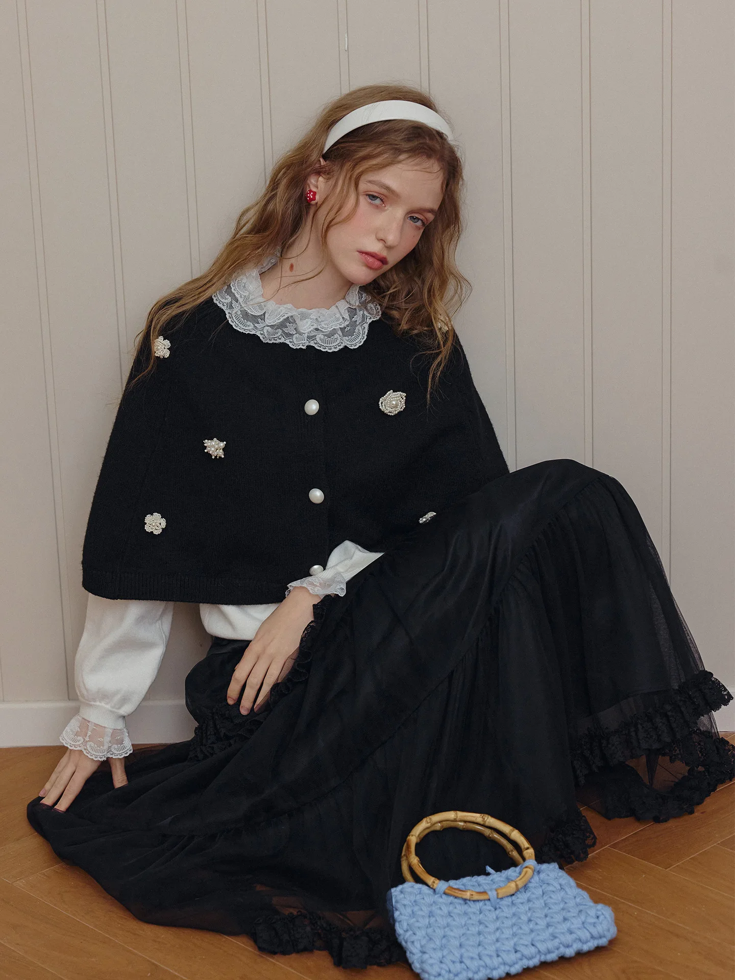 Black Cowl Neck Knitted Short Cardigan Women's Spring Style Soft Comfortable Polyester Fiber round Neck Button Closure
Black Cowl Neck Knitted Short Cardigan Women's Spring Style Soft Comfortable Polyester Fiber round Neck Button Closure