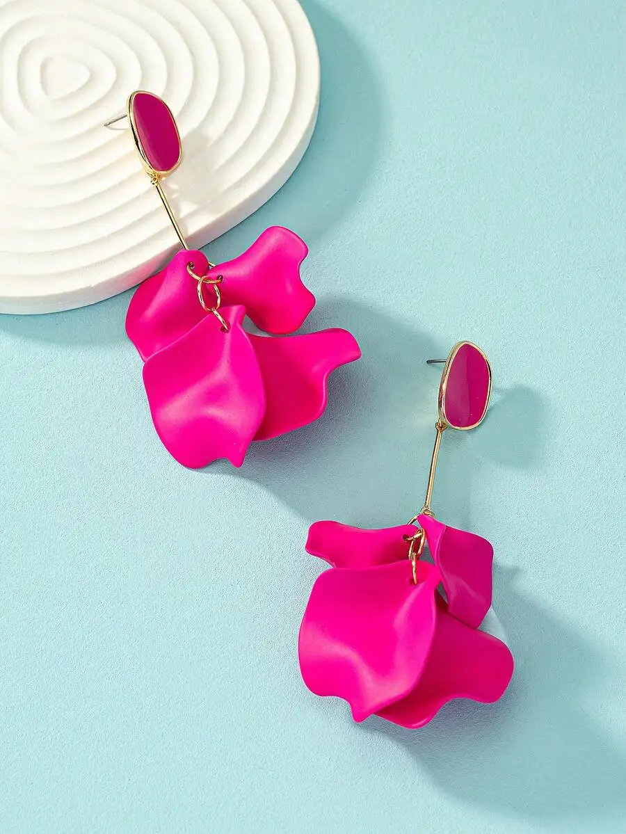 Fuchsia Enamel Leaf Pendant Earrings For Women Daily Wear
Fuchsia Enamel Leaf Pendant Earrings For Women Daily Wear