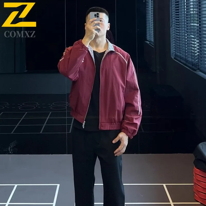 COMXZ 2025 Новая мужская и женская уличная модная свободная куртка в гонконгском стиле, повседневная весенне-осенняя водонепроницаемая и ветрозащитная верхняя одежда
COMXZ 2025 Новая мужская и женская уличная модная свободная куртка в гонконгском стиле, повседневная весенне-осенняя водонепроницаемая и ветрозащитная верхняя одежда