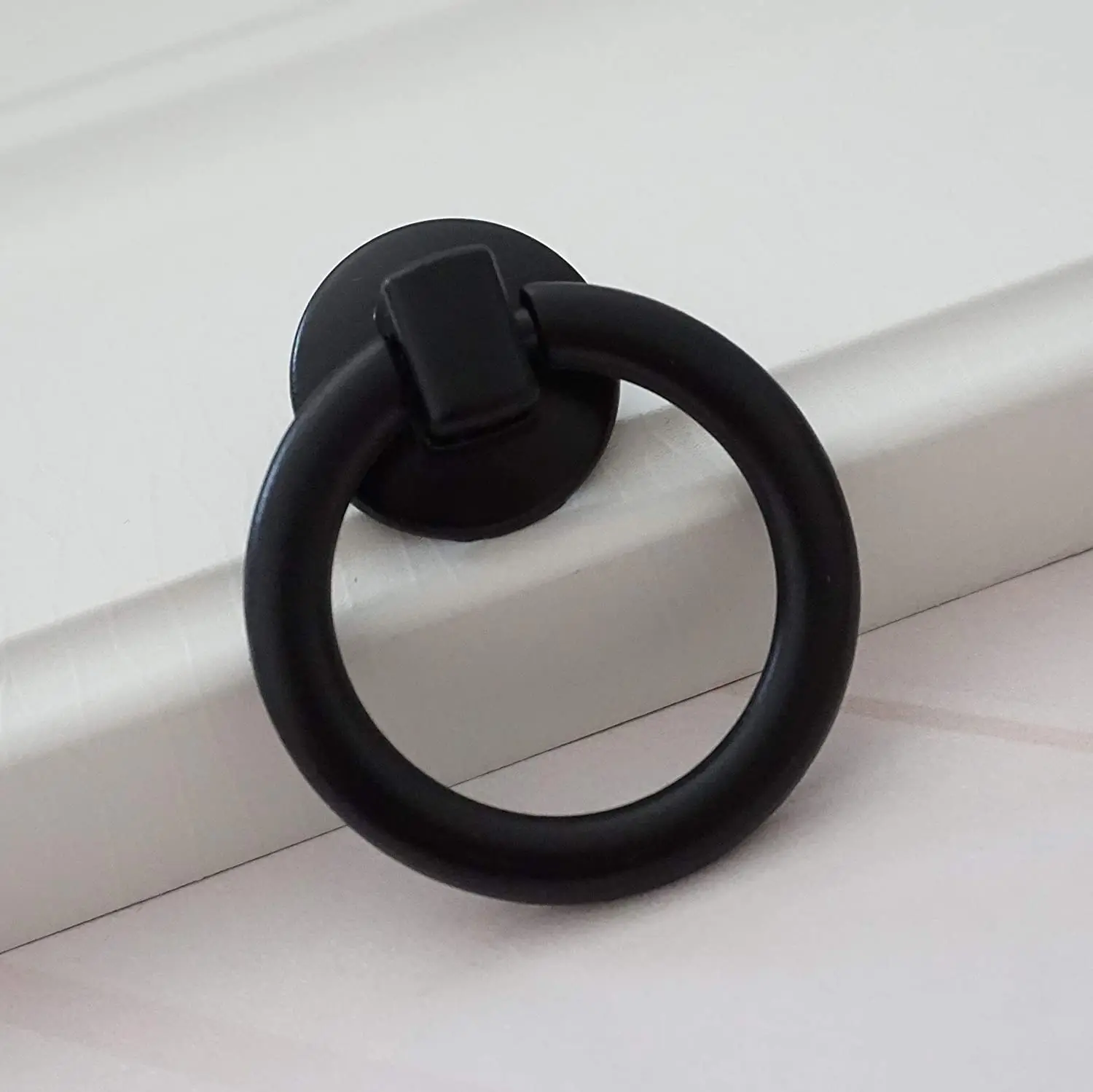 1 PC Vintage Drop Ring Pulls Antique Bronze Black Cabinet Drawer Handle Zinc Alloy Furniture Hardware Retro Cupboard Door Knobs
1 PC Vintage Drop Ring Pulls Antique Bronze Black Cabinet Drawer Handle Zinc Alloy Furniture Hardware Retro Cupboard Door Knobs