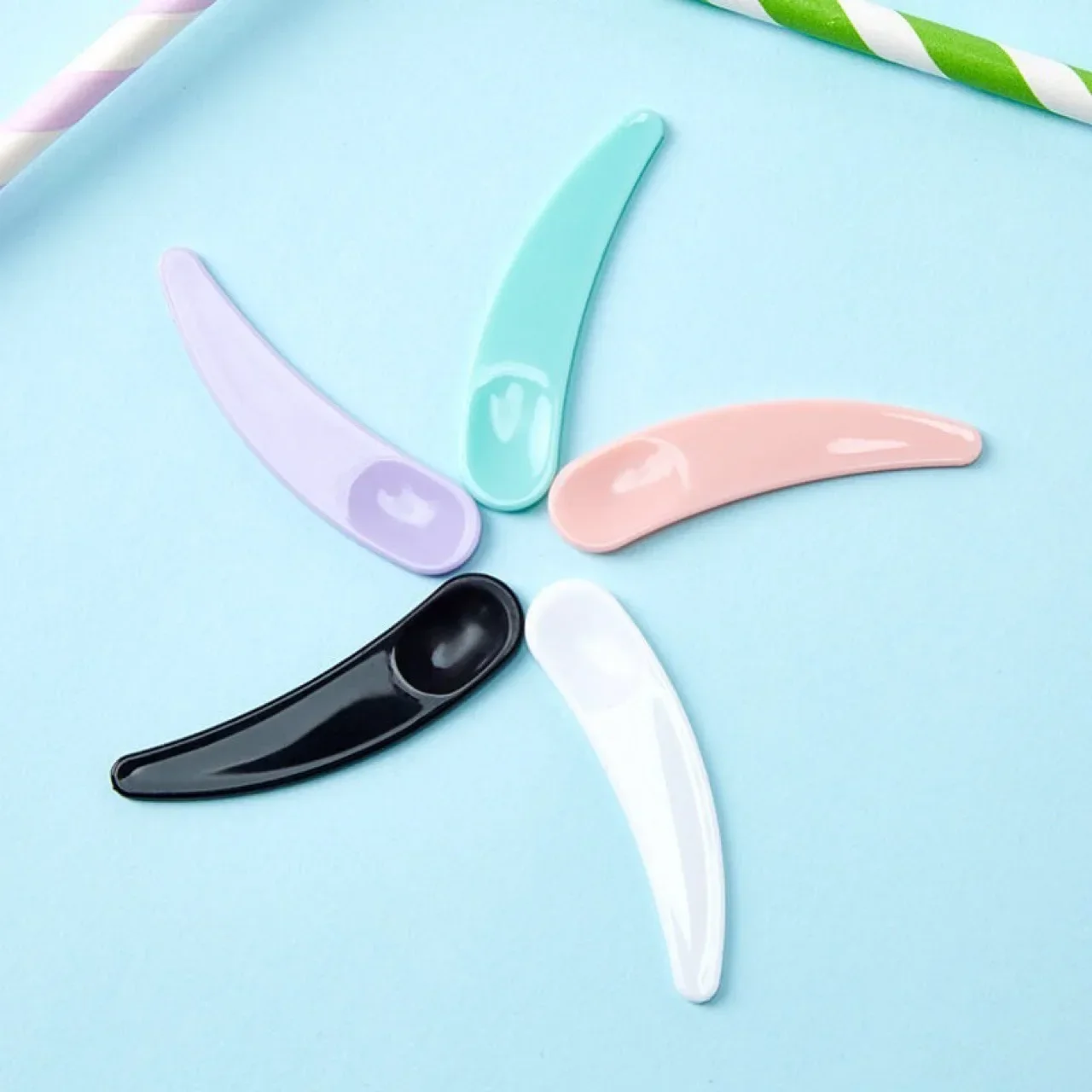 100pcs Plastic Cosmetic Spatula Disposable Curved Spoon Facial Mask Stick Face Cream Spoon Eye Cream Makeup Spoon Beauty Makeup
100pcs Plastic Cosmetic Spatula Disposable Curved Spoon Facial Mask Stick Face Cream Spoon Eye Cream Makeup Spoon Beauty Makeup