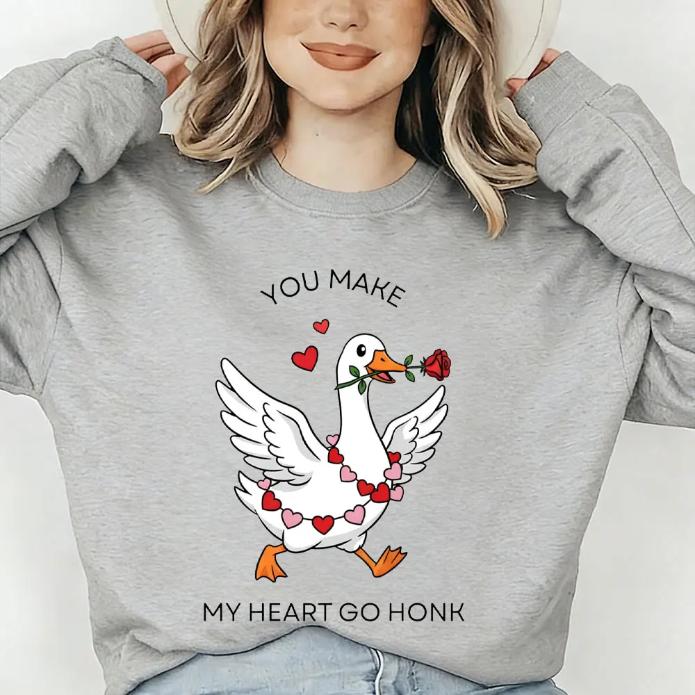 Забавный женский свитшот Valentine Goose Coquette, 2026, одинаковый пуловер с длинными рукавами для пары на День святого Валентина, зимняя женская одежда
Забавный женский свитшот Valentine Goose Coquette, 2026, одинаковый пуловер с длинными рукавами для пары на День святого Валентина, зимняя женская одежда