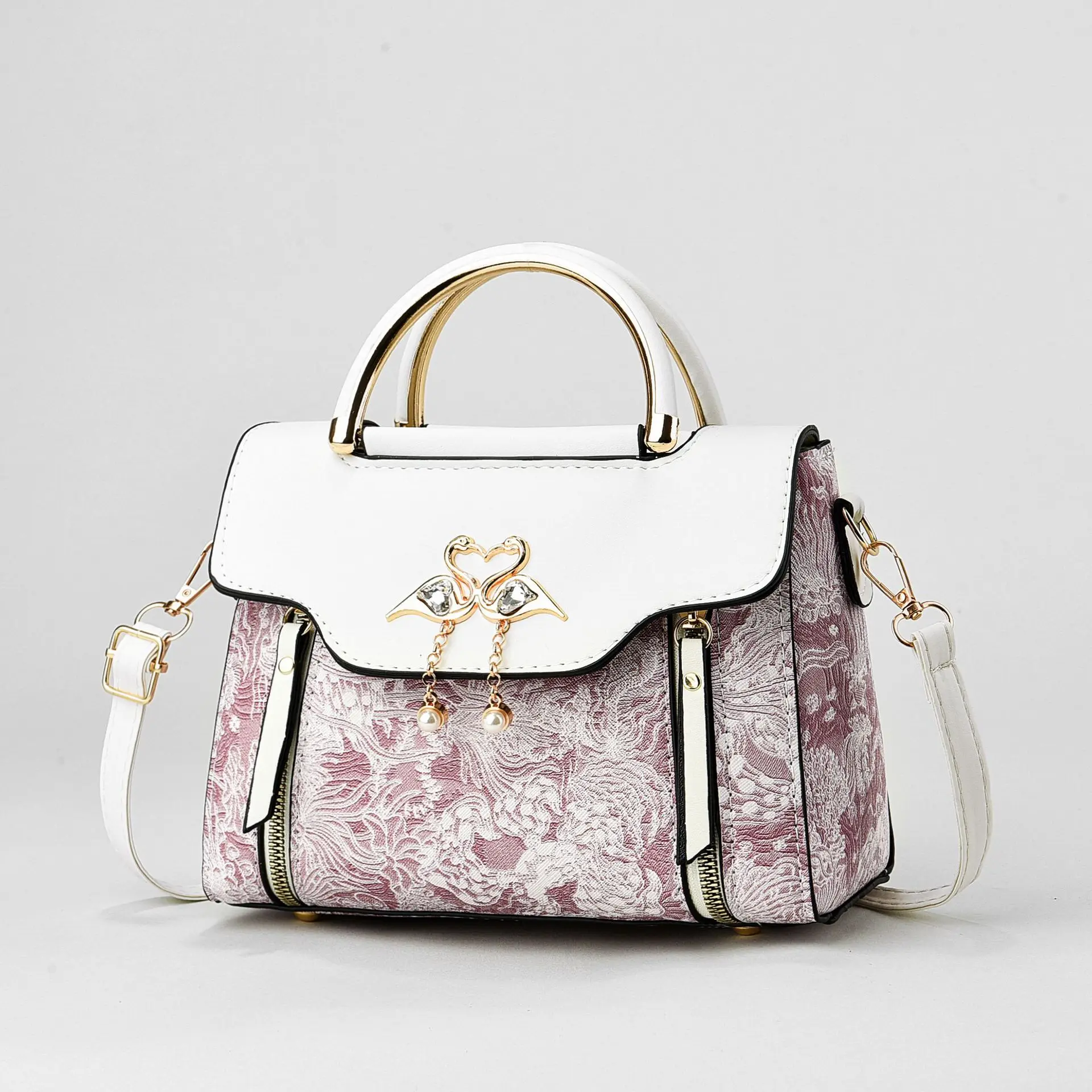 Ladies' embroidered small handbag, fashionable and versatile ladies' small shoulder bag, available in multiple colors
Ladies' embroidered small handbag, fashionable and versatile ladies' small shoulder bag, available in multiple colors