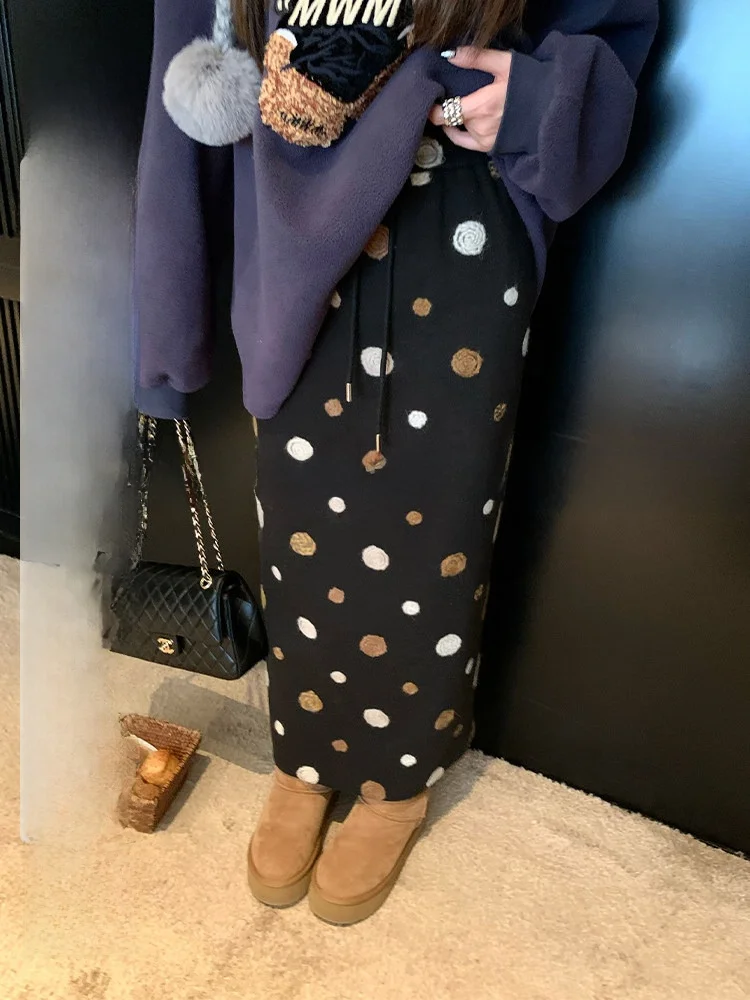 Polka Dot Woolen Skirt for Women High Waist Straight Cut Embroidery Design Spring Autumn Season Korean Style Skirt
Polka Dot Woolen Skirt for Women High Waist Straight Cut Embroidery Design Spring Autumn Season Korean Style Skirt