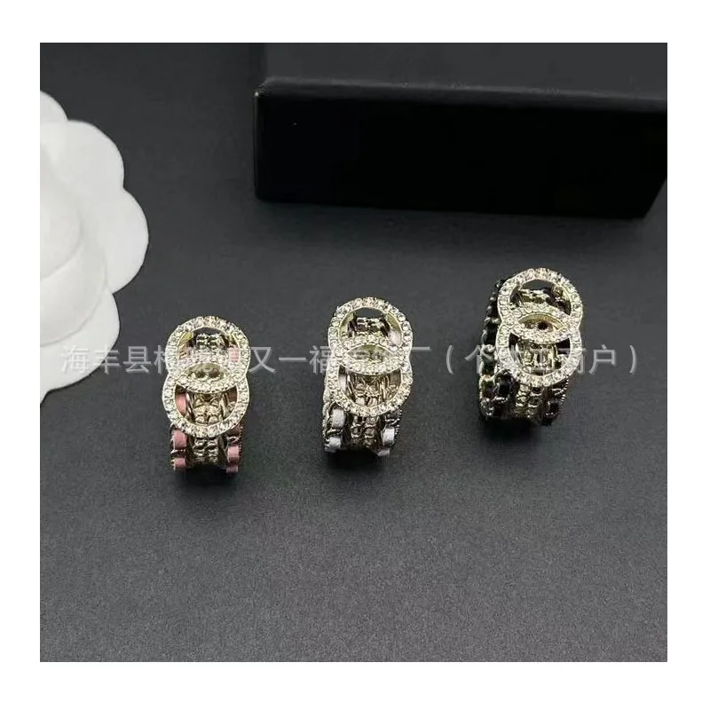 Double Black and White Pink Leather Fashionable Fashion Ring Versatile Temperament High-end Ring
Double Black and White Pink Leather Fashionable Fashion Ring Versatile Temperament High-end Ring