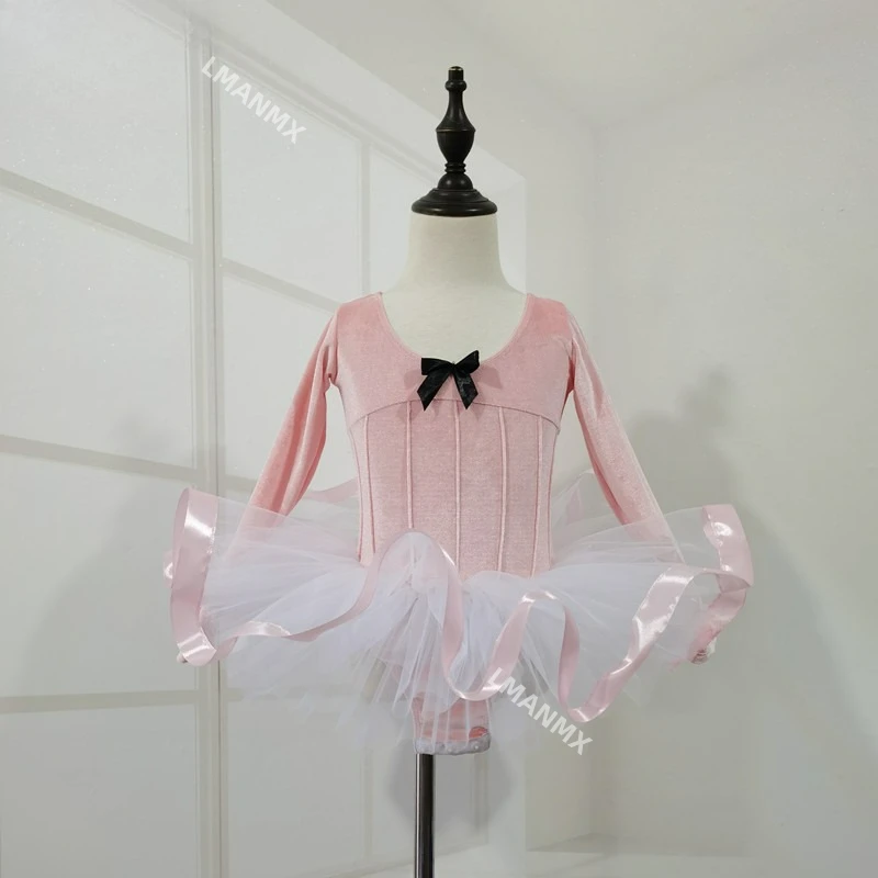 Детский танцевальный костюм, женский осенне-зимний золотой бархатный боди с разрезом, тренировочный наряд для девочек, балетный комплект, галстук-бабочка
Детский танцевальный костюм, женский осенне-зимний золотой бархатный боди с разрезом, тренировочный наряд для девочек, балетный комплект, галстук-бабочка