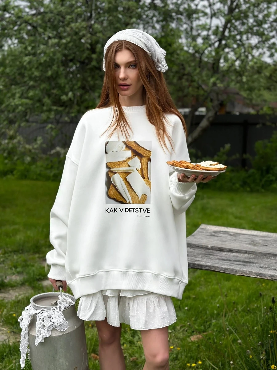 Женская новинка 2026 года, негабаритная толстовка с круглым вырезом с принтом, ностальгическая пищевая графика, повседневный свободный модный топ с длинными рукавами
Женская новинка 2026 года, негабаритная толстовка с круглым вырезом с принтом, ностальгическая пищевая графика, повседневный свободный модный топ с длинными рукавами