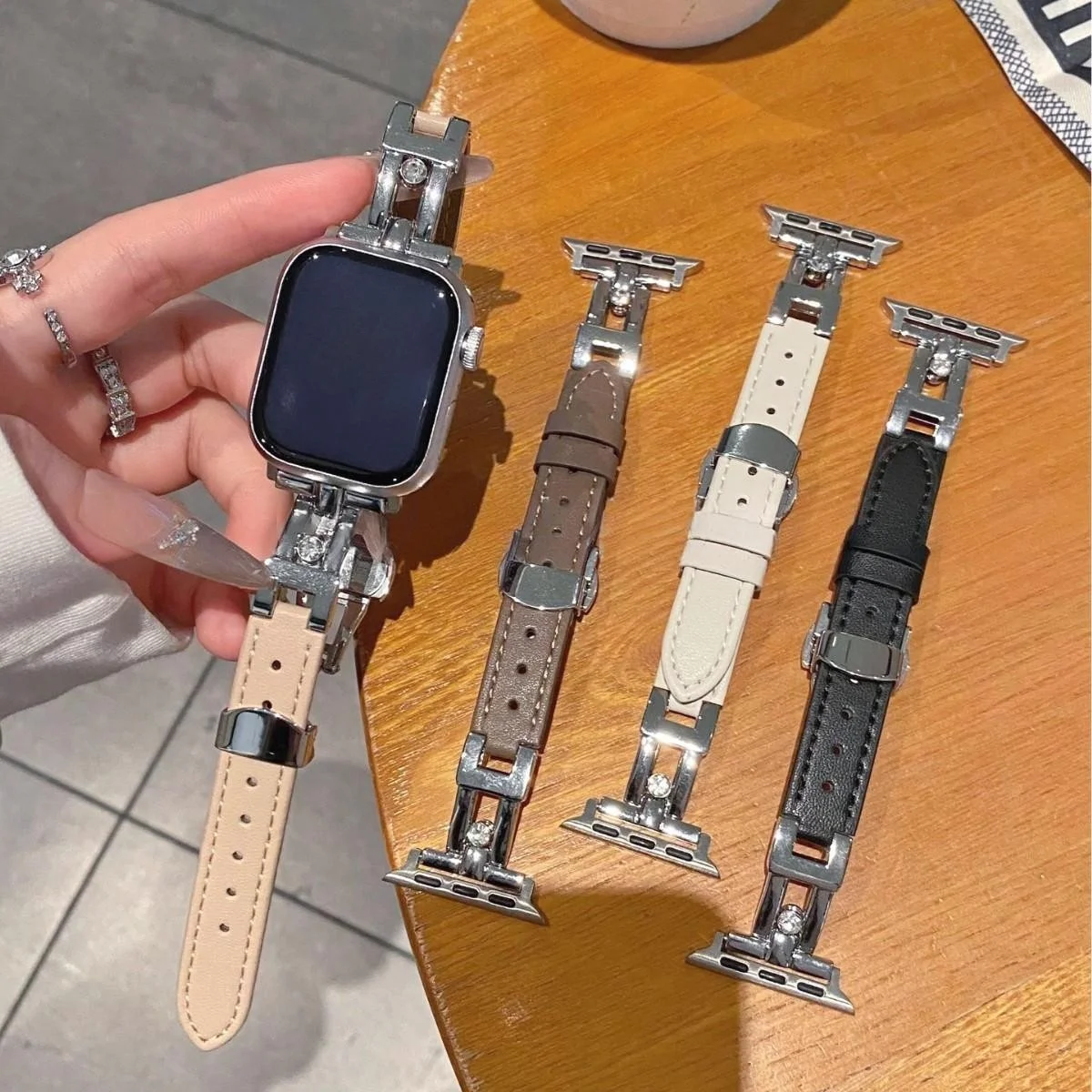 Metal inlaid diamond genuine leather compatible iWatch strap 38mm 40mm 41mm 42mm 44mm 45mm 49mm fashionable strap
Metal inlaid diamond genuine leather compatible iWatch strap 38mm 40mm 41mm 42mm 44mm 45mm 49mm fashionable strap