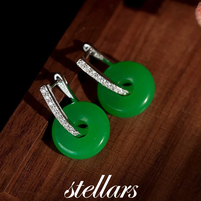 Diamond-Studded Jade Pendant Green Ear Studs Chinese-Style Minimalist Versatile Earrings New Niche Accessory
Diamond-Studded Jade Pendant Green Ear Studs Chinese-Style Minimalist Versatile Earrings New Niche Accessory