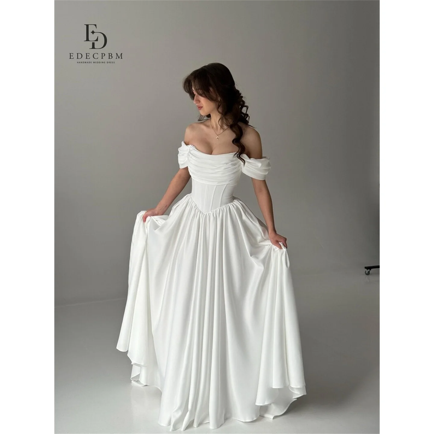 EDECPBM Satin Off The Shoulder White Ball Gown Evening Dress 2026 Prom Dress Wedding Party Robes de Soirée Women Elegant Banquet
EDECPBM Satin Off The Shoulder White Ball Gown Evening Dress 2026 Prom Dress Wedding Party Robes de Soirée Women Elegant Banquet