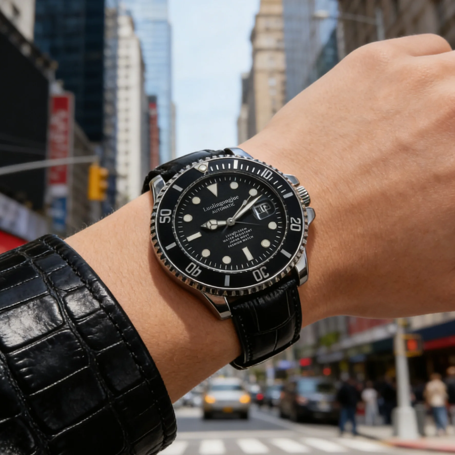 Waterproof Men's Automatic Mechanical Watch Luminous Watch Date Window Black Leather Strap Rotatable Bezel Hollow Case Back Luxury Business Wristwatch
Waterproof Men's Automatic Mechanical Watch Luminous Watch Date Window Black Leather Strap Rotatable Bezel Hollow Case Back Luxury Business Wristwatch