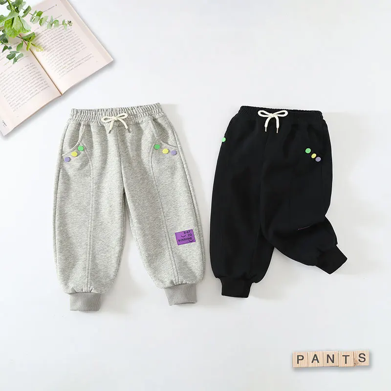 Girls' pants 2025 New Super Edition sweatpants, loose children's elastic waist casual long pants, spring and autumn sports pants
Girls' pants 2025 New Super Edition sweatpants, loose children's elastic waist casual long pants, spring and autumn sports pants