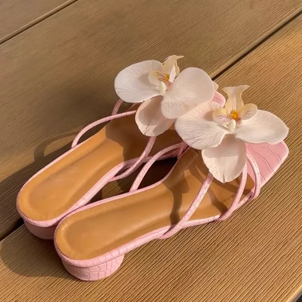 Сандалии с аппликацией и перекрестной завязкой, сексуальные шлепанцы с квадратным носком на толстом каблуке, новые поступления, модная женская современная обувь
Сандалии с аппликацией и перекрестной завязкой, сексуальные шлепанцы с квадратным носком на толстом каблуке, новые поступления, модная женская современная обувь