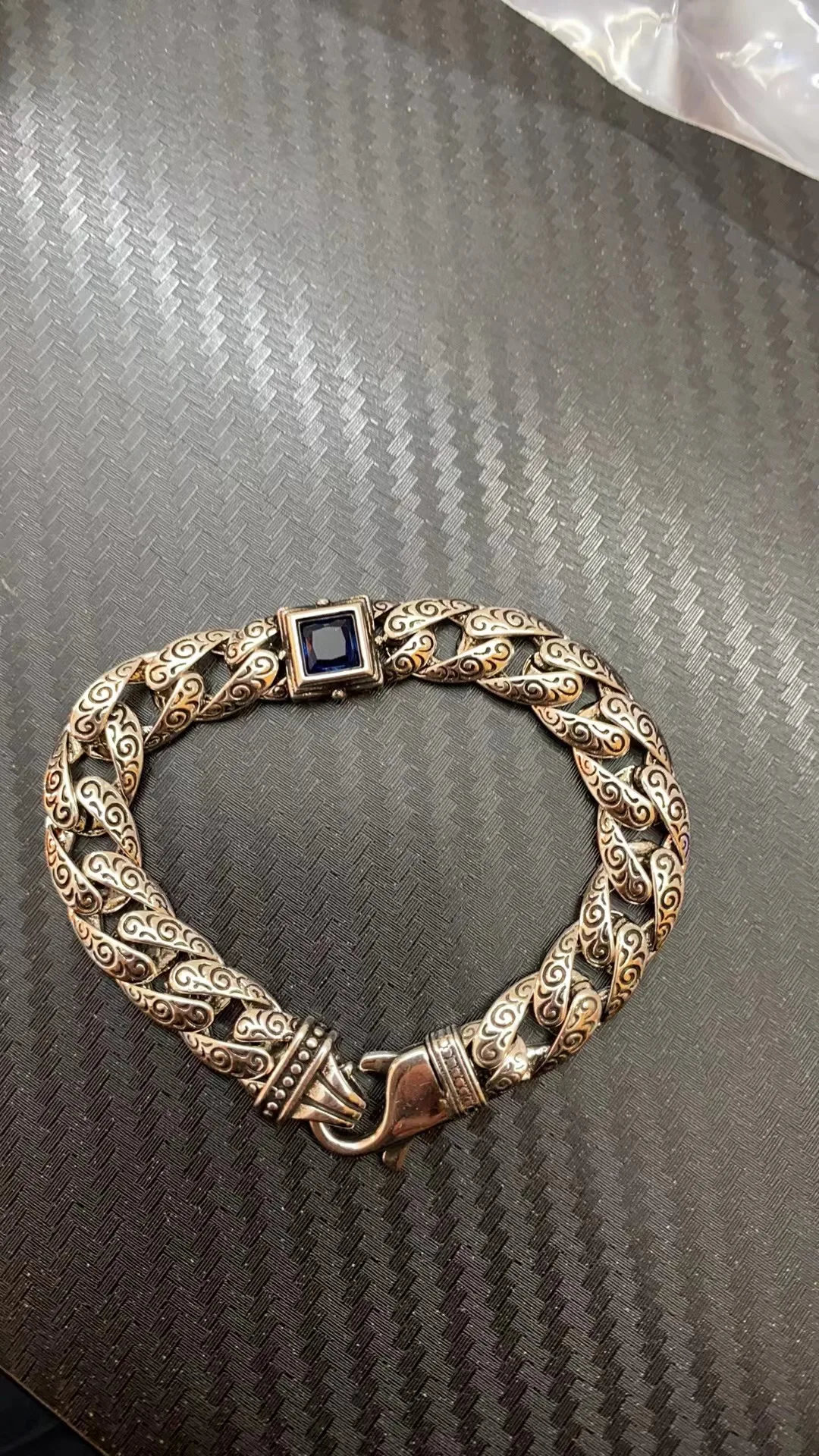 Factory Price S925 sterling silver bracelet domineering lion tank bracelet splendid trendy vintage Jewelry Exquisite Gift
Factory Price S925 sterling silver bracelet domineering lion tank bracelet splendid trendy vintage Jewelry Exquisite Gift