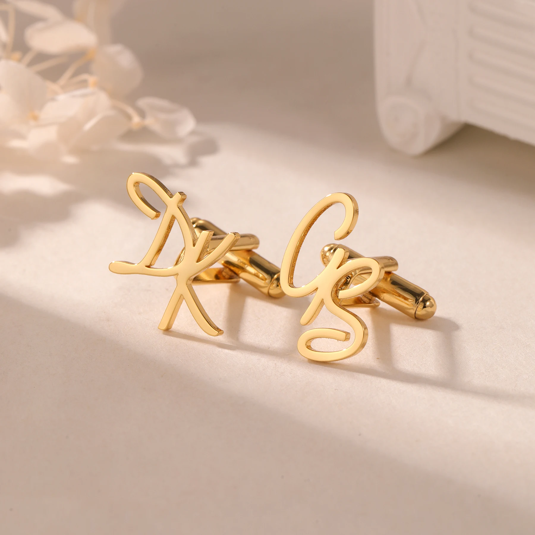 Personalized Custom Letter Men's Cufflink High Quality Stainless Jewelry Custom Initials Shirt Cufflinks For Father's Day Gifts
Personalized Custom Letter Men's Cufflink High Quality Stainless Jewelry Custom Initials Shirt Cufflinks For Father's Day Gifts