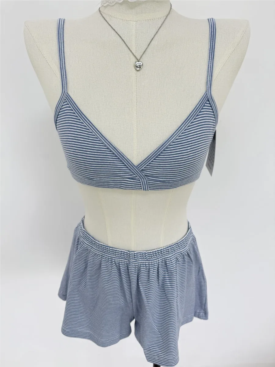 Cute Blue Striped Bra Shorts Set Women V-neck Slim Bras with Straight Sweatshorts Sweet Cute Cotton Home Pajama 2 Piece Sets Y2K
Cute Blue Striped Bra Shorts Set Women V-neck Slim Bras with Straight Sweatshorts Sweet Cute Cotton Home Pajama 2 Piece Sets Y2K