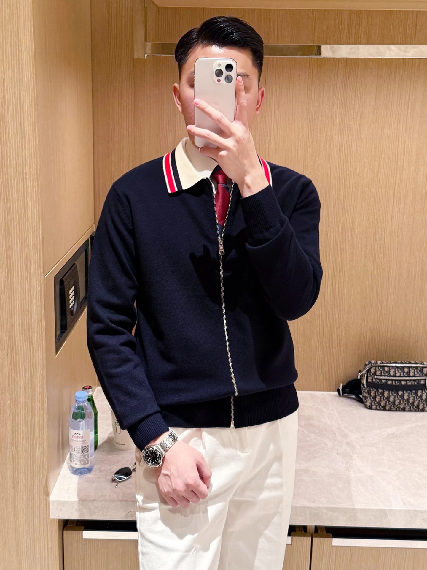 Цветное трикотажное пальто с воротником Blo для мужчин, деловое повседневное облегающее пальто на осень-зиму, новое французское пальто с завышенной талией...
Цветное трикотажное пальто с воротником Blo для мужчин, деловое повседневное облегающее пальто на осень-зиму, новое французское пальто с завышенной талией...