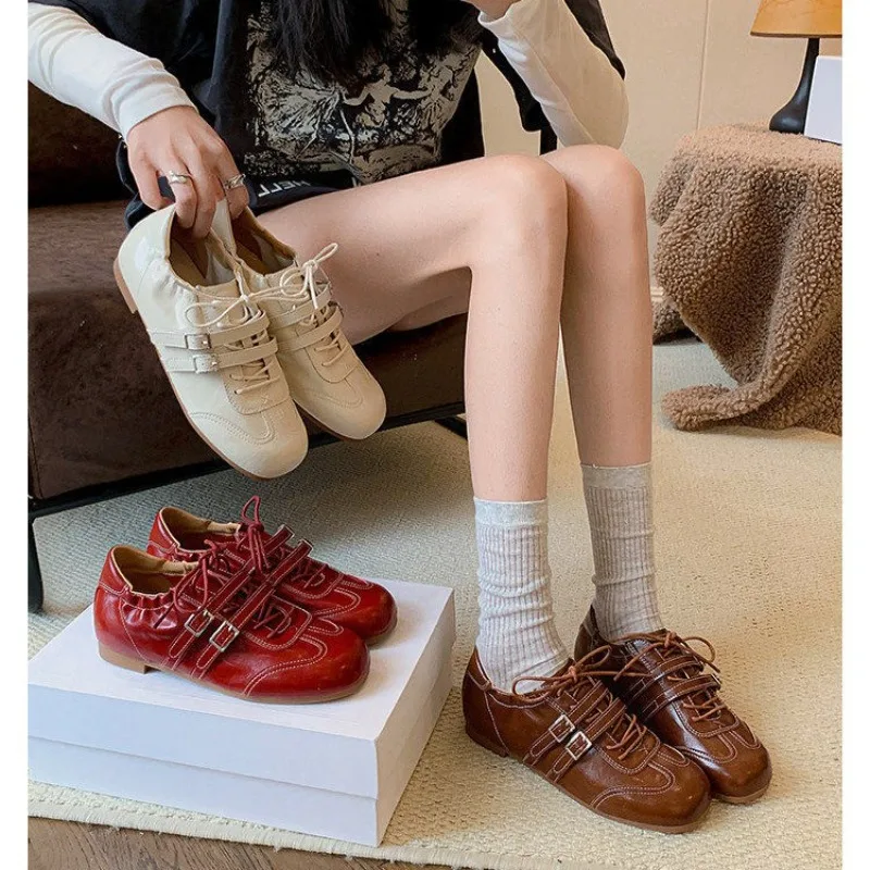 Designer Women's Sneakers 2026 Fashion Comfortable Running Shoes New Sports Shoes for Women Spring Casual Shoes Zapatos De Mujer
Designer Women's Sneakers 2026 Fashion Comfortable Running Shoes New Sports Shoes for Women Spring Casual Shoes Zapatos De Mujer