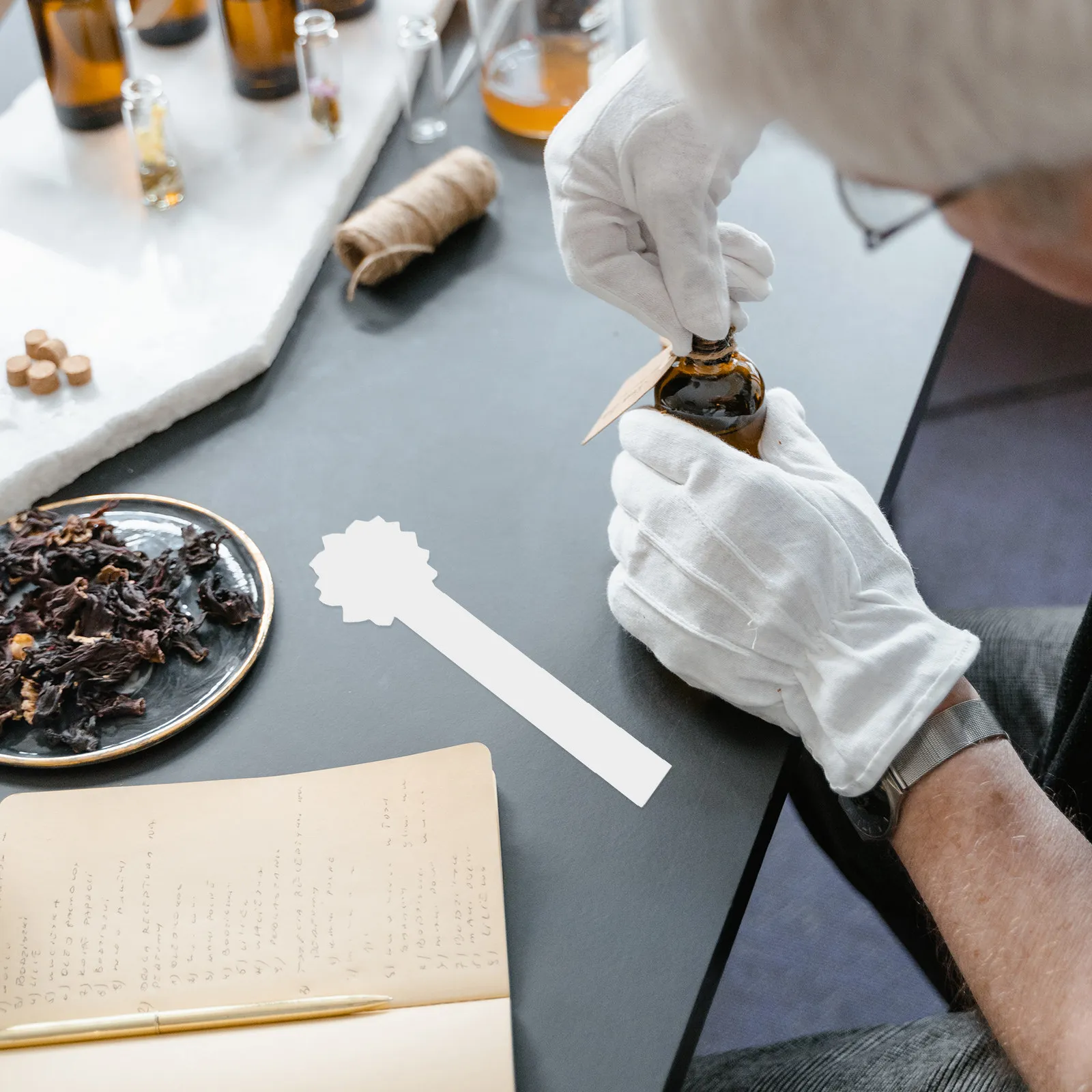 100 шт. тест-полосок для парфюмерии из премиальной хлопковой бумаги для оценки ароматов, смешивания ароматических масел, тестирования запахов
100 шт. тест-полосок для парфюмерии из премиальной хлопковой бумаги для оценки ароматов, смешивания ароматических масел, тестирования запахов