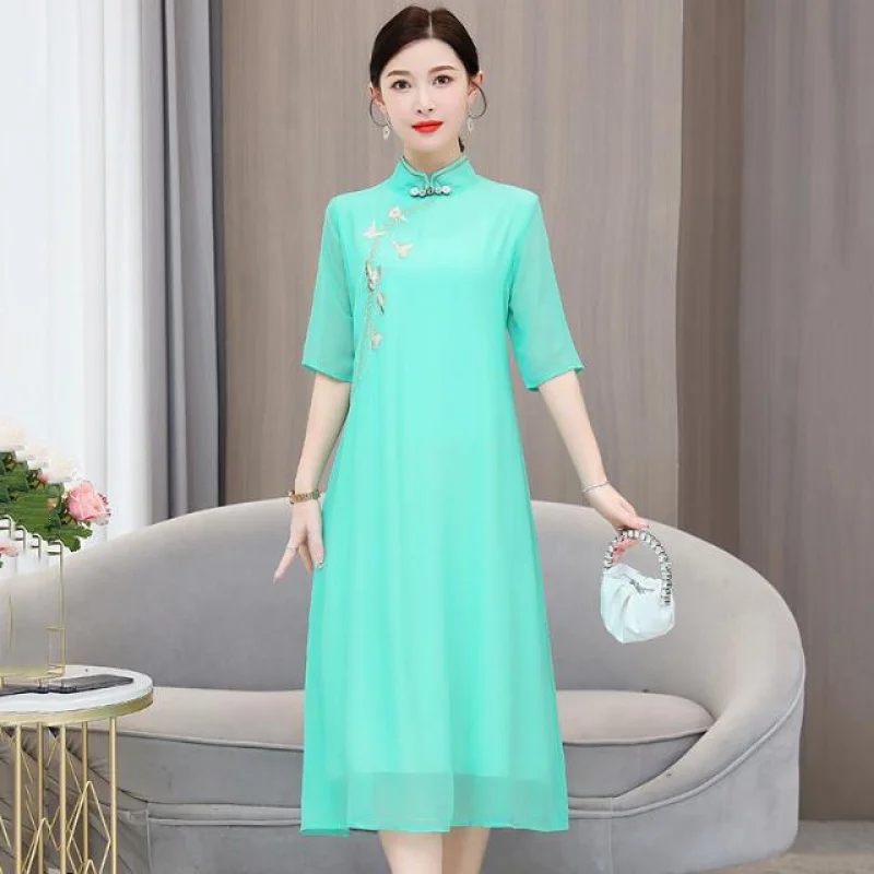 2023 chinese traditional chiffon dress qipao national flower embroidery cheongsam dress oriental elegant wedding party dress
2023 chinese traditional chiffon dress qipao national flower embroidery cheongsam dress oriental elegant wedding party dress