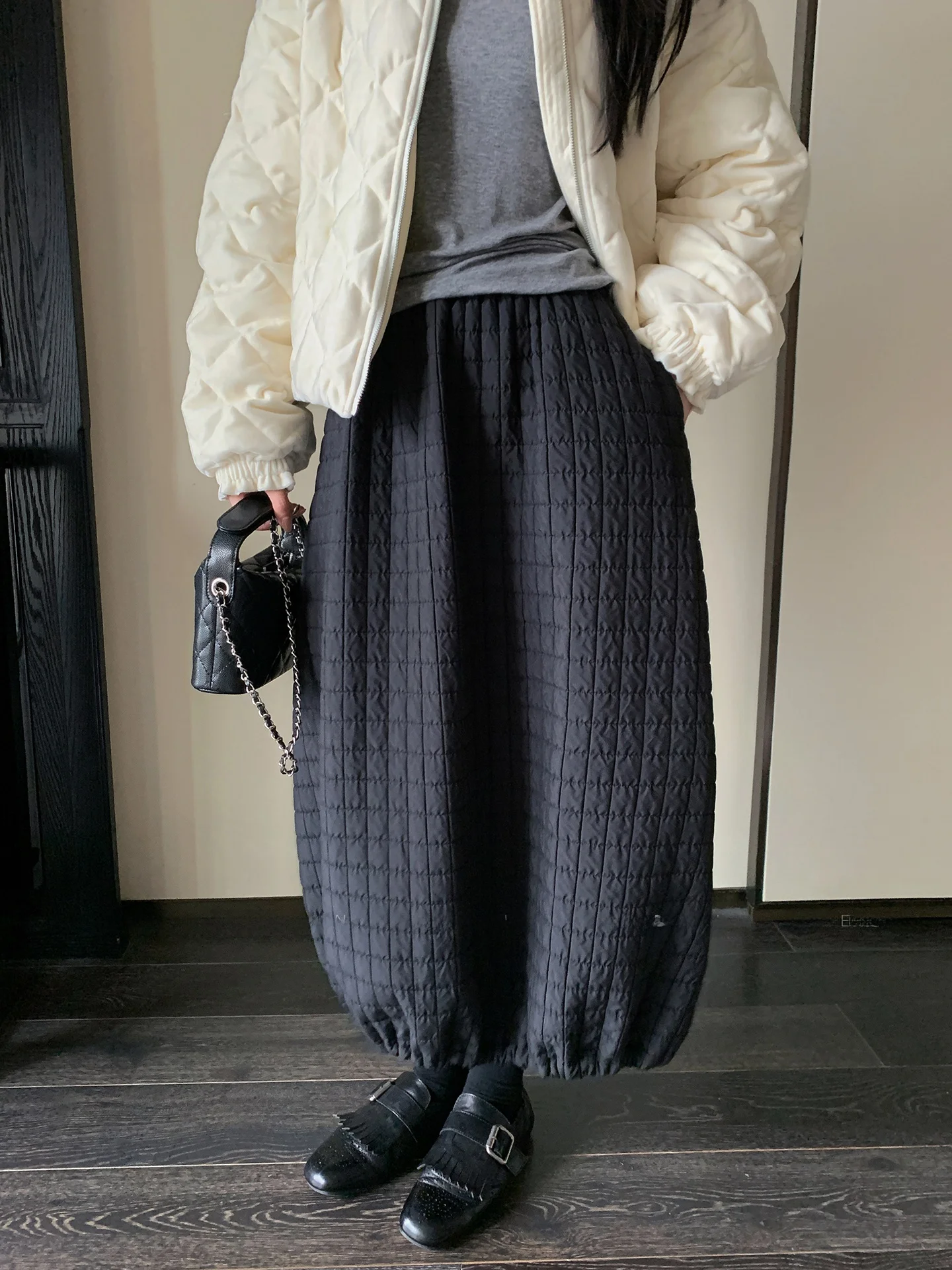 Slimming Pleated Lantern Half Skirt for Women Autumn Winter 2025 New Style Small Square Grid Embroidered Cotton Elastic Waist
Slimming Pleated Lantern Half Skirt for Women Autumn Winter 2025 New Style Small Square Grid Embroidered Cotton Elastic Waist
