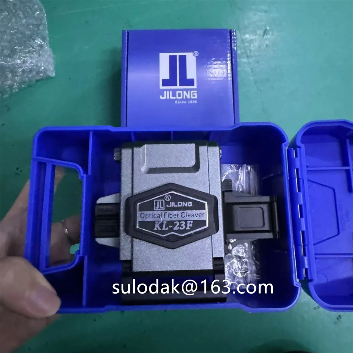 JILONG KL-23F Optic Fiber Cleaver Price High Precision FTTH Fiber Optic Cleaver Cutting Tool for Single/Ribbon Fiber
JILONG KL-23F Optic Fiber Cleaver Price High Precision FTTH Fiber Optic Cleaver Cutting Tool for Single/Ribbon Fiber