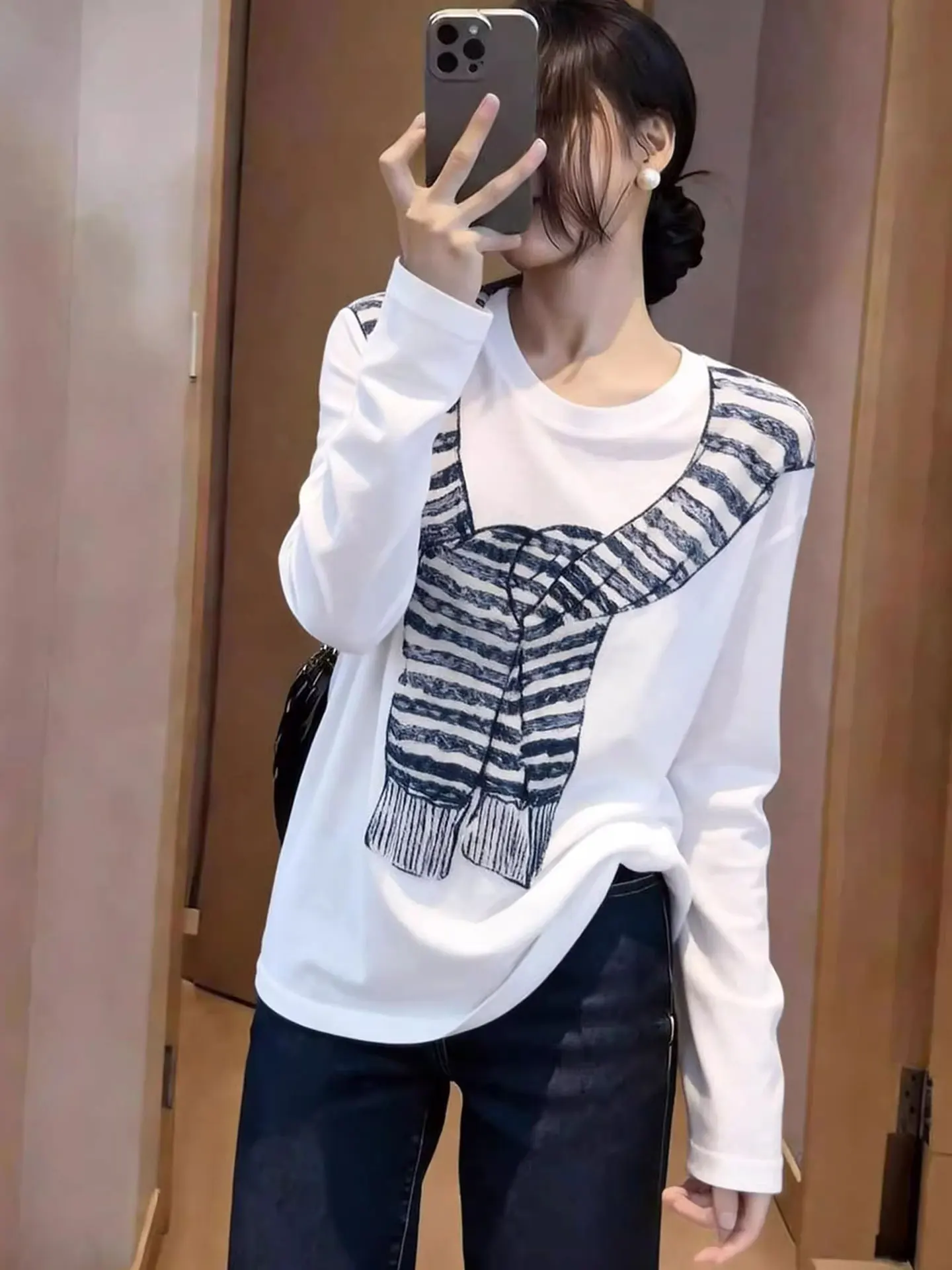 Модная свободная базовая футболка с круглым вырезом и длинным рукавом, весенняя коллекция, с принтом, европейский дизайн, высококачественный бренд
Модная свободная базовая футболка с круглым вырезом и длинным рукавом, весенняя коллекция, с принтом, европейский дизайн, высококачественный бренд