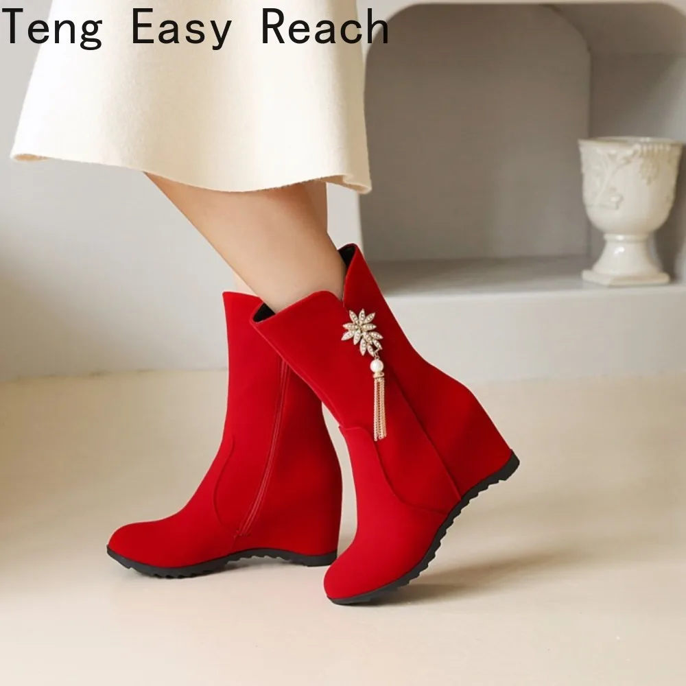 Ladies Fashion Red Faux Suede Girls Zipper Wedge Heel Chunky Mid-calf Medium 2026 New Trend Wedding Party Dress Shoes 33-44
Ladies Fashion Red Faux Suede Girls Zipper Wedge Heel Chunky Mid-calf Medium 2026 New Trend Wedding Party Dress Shoes 33-44