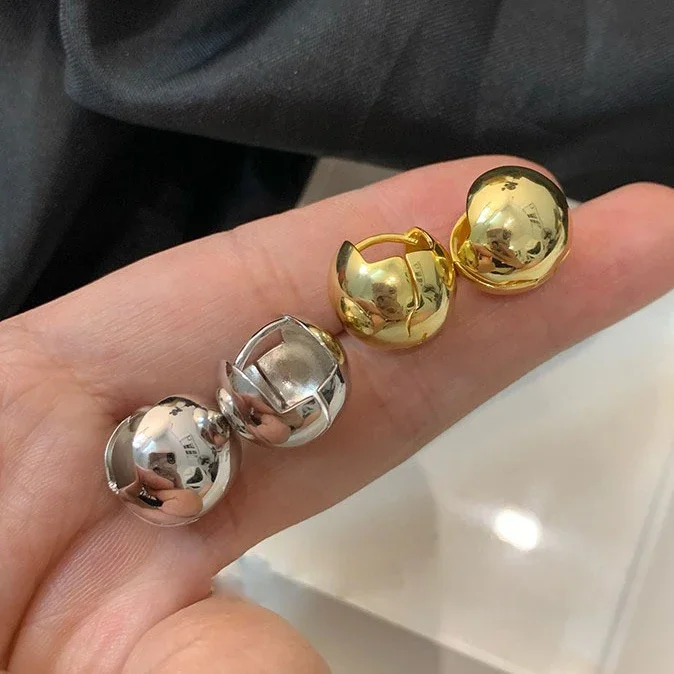 Real 925 Sterling Silver Round Ball Huggies Hoop Stud Earrings for Women Minimalist Trendy Fine Jewelry Personality Accessories
Real 925 Sterling Silver Round Ball Huggies Hoop Stud Earrings for Women Minimalist Trendy Fine Jewelry Personality Accessories