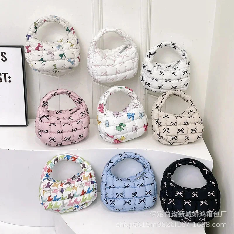 Fashion ins Bow Mini Puffer Tote Bag Quilted Circle Phone Purse Elegant Purple Soft Nylon Padded Key Pouch Simple Trend Handbag
Fashion ins Bow Mini Puffer Tote Bag Quilted Circle Phone Purse Elegant Purple Soft Nylon Padded Key Pouch Simple Trend Handbag