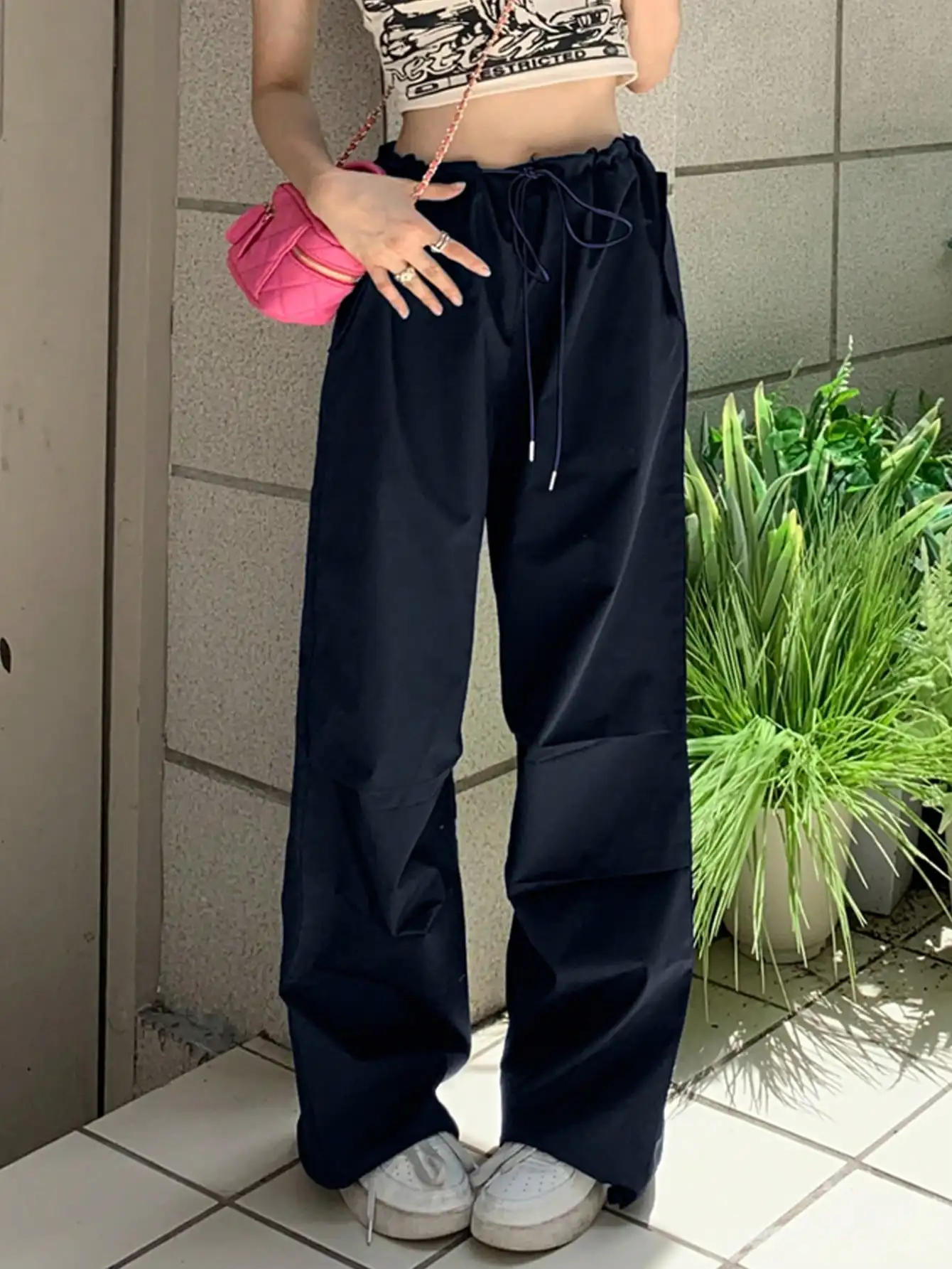 Korean Chic Summer Design American Retro Street Elastic Waist Drawstring Versatile Casual Floor-Length Cargo Pants for Women
Korean Chic Summer Design American Retro Street Elastic Waist Drawstring Versatile Casual Floor-Length Cargo Pants for Women
