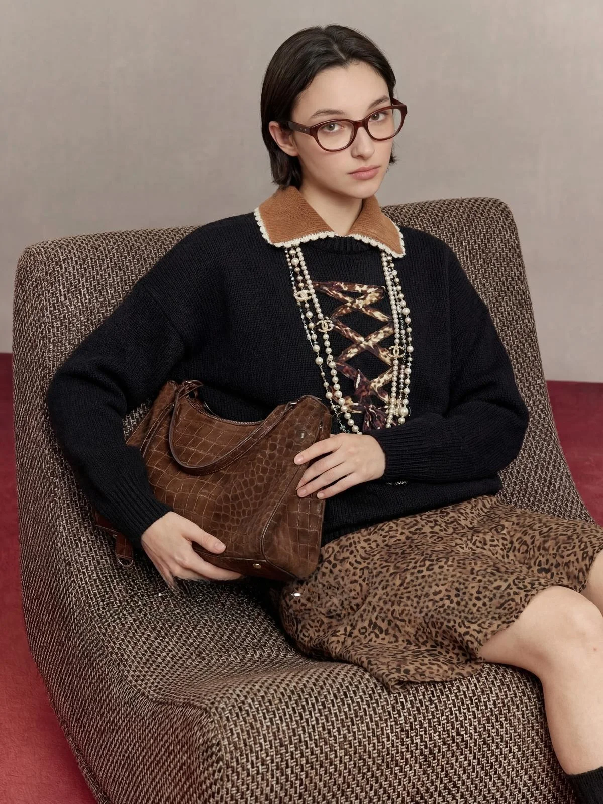 Bla Leopard Print Silk Ribbon Loose Casual Knitted Top for Women Spring 2026 Uncle Loose Fit Long Sve Knitwear
Bla Leopard Print Silk Ribbon Loose Casual Knitted Top for Women Spring 2026 Uncle Loose Fit Long Sve Knitwear