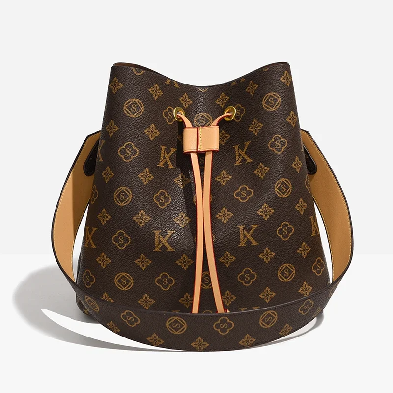 Trendy Letter Logo Shopper Bag With Minimalist Unique Style And Large Capacity For Stylish Women Leisure
Trendy Letter Logo Shopper Bag With Minimalist Unique Style And Large Capacity For Stylish Women Leisure