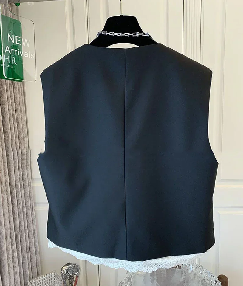 Fashion Lace Patchwork Women Vest O Neck Casual Sleeveless Jackets 2024 Female Loose Waistcoat Vintage Chic Tops Women Clothing
Fashion Lace Patchwork Women Vest O Neck Casual Sleeveless Jackets 2024 Female Loose Waistcoat Vintage Chic Tops Women Clothing