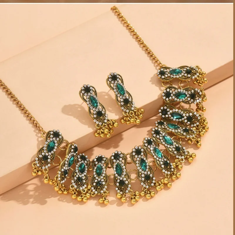 Vintage Two Piece Jewelry Set Inlaid Crystal Daily Wear Party Accessories Women's Necklace Earrings Sets Jewelry
Vintage Two Piece Jewelry Set Inlaid Crystal Daily Wear Party Accessories Women's Necklace Earrings Sets Jewelry