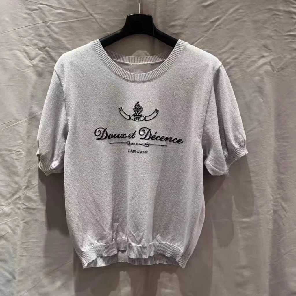 Lightweight ort Sve Knitted Cheese T-irt Lemon Embroidered Letter round Ne Versatile Slimming Summer Top for Women
Lightweight ort Sve Knitted Cheese T-irt Lemon Embroidered Letter round Ne Versatile Slimming Summer Top for Women