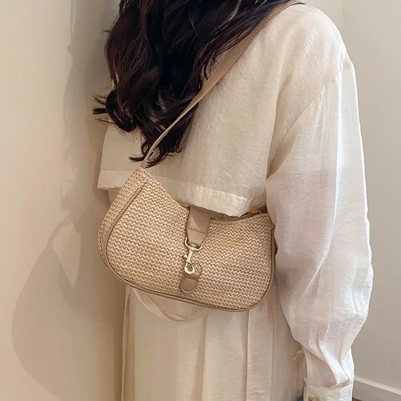 Elegant Classic Messenger Bag Women Retro Vintage Craft Premium Leather Material Daily Shopping Bag
Elegant Classic Messenger Bag Women Retro Vintage Craft Premium Leather Material Daily Shopping Bag